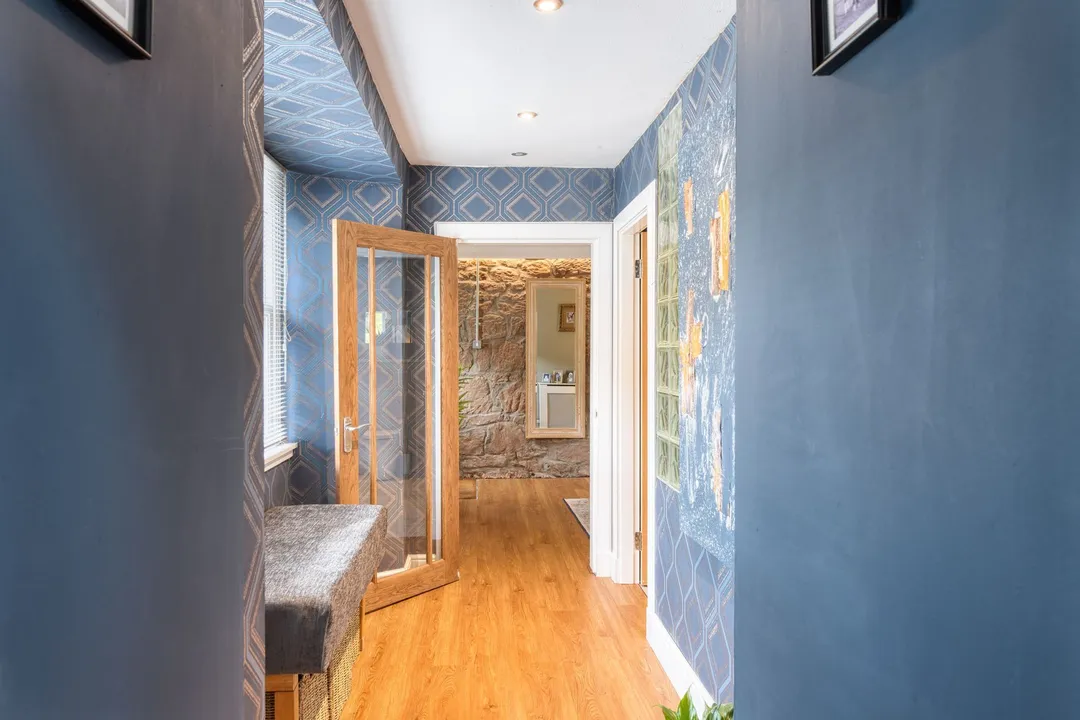 https://mr0.homeflow-assets.co.uk/files/photo/image/47636/6464/_x_/DSC_6972_HDR-69.jpg