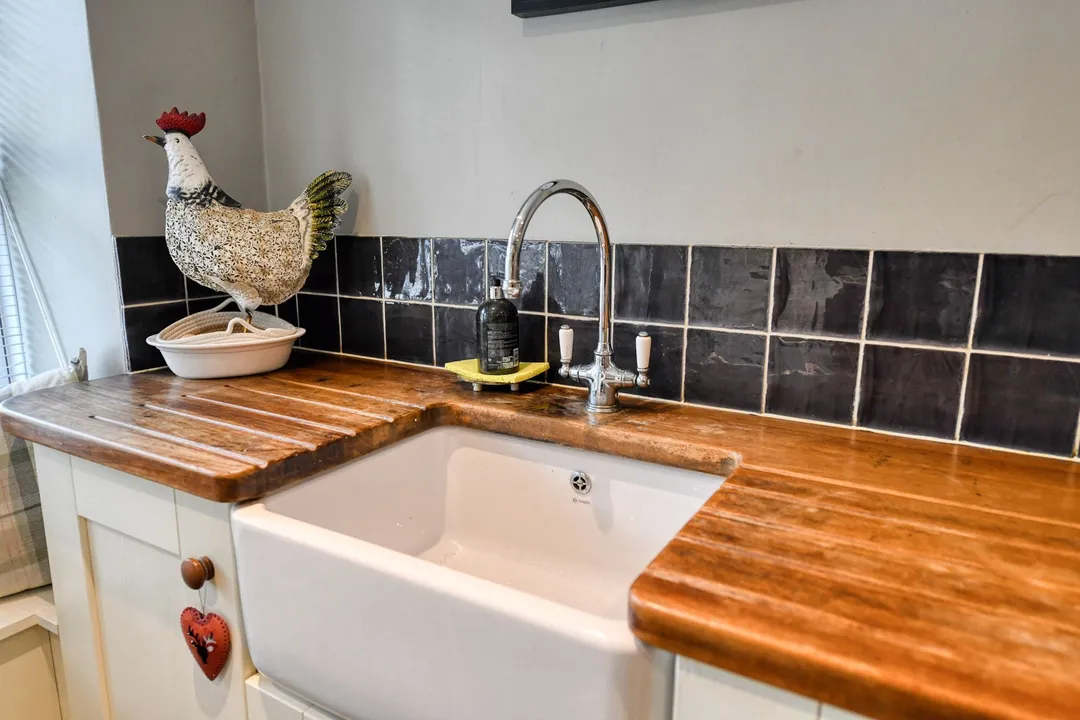 https://mr0.homeflow-assets.co.uk/files/photo/image/47636/6599/_x_/DSC_7721_HDR-168.jpg
