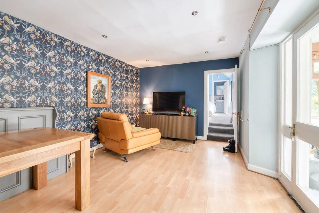 https://mr0.homeflow-assets.co.uk/files/photo/image/47636/6669/_x_/DSC_7554_HDR-148.jpg