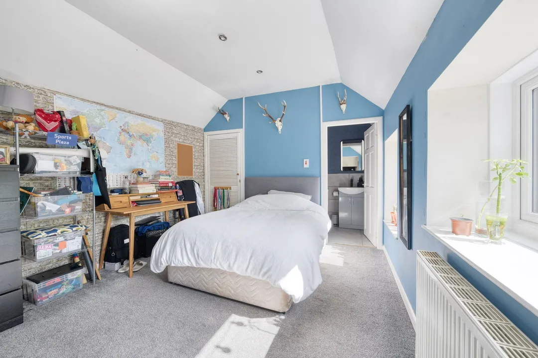 https://mr0.homeflow-assets.co.uk/files/photo/image/47636/6753/_x_/DSC_7599_HDR-154.jpg