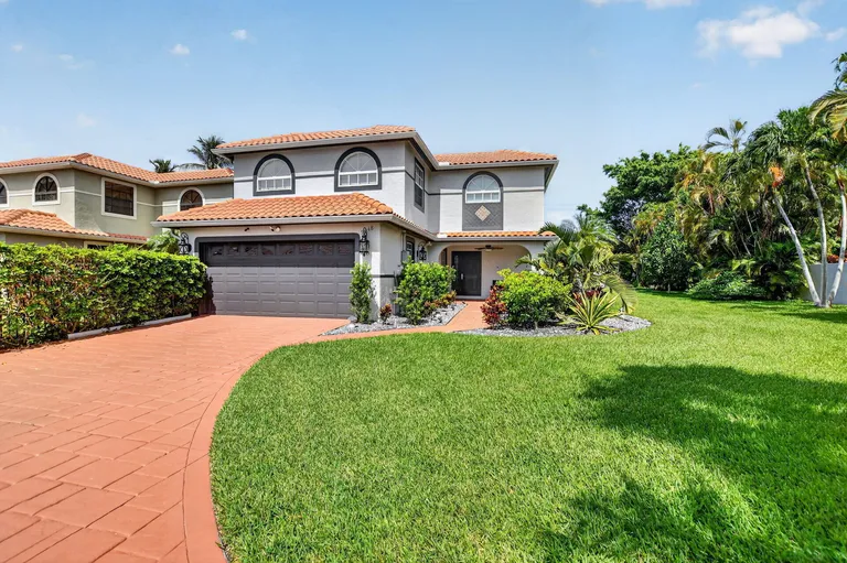 9048 Villa Portofino Circle, Boca Raton, FL 33496