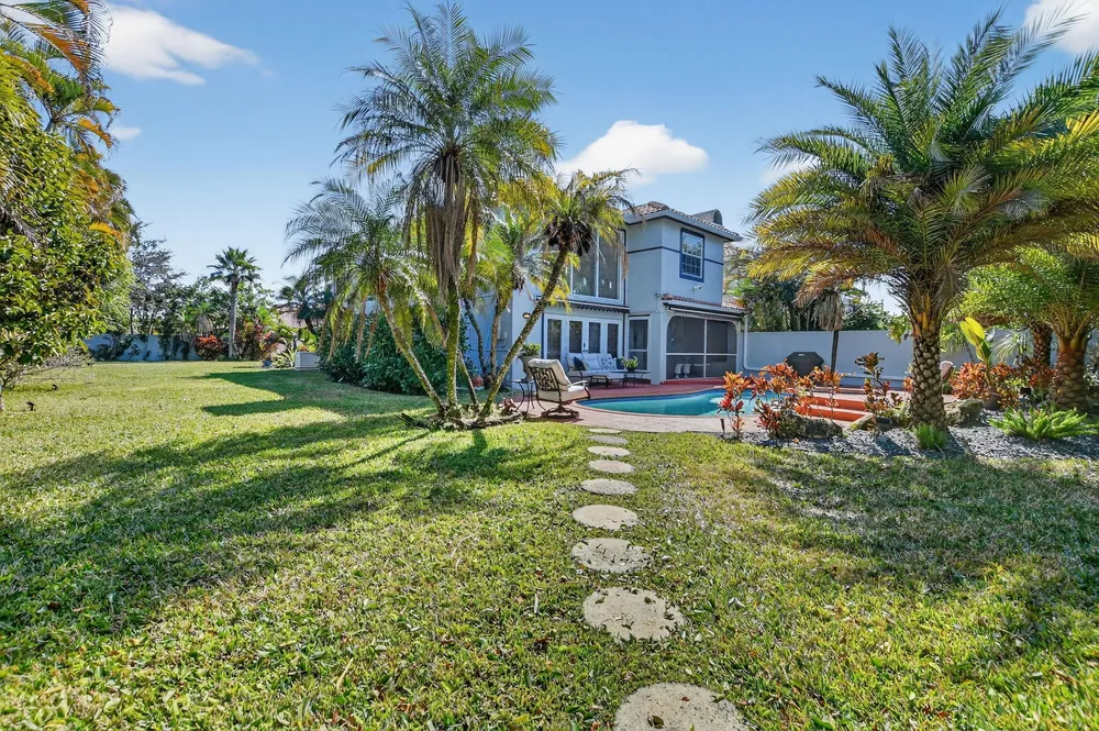 9048 Villa Portofino Circle, Boca Raton, FL 33496