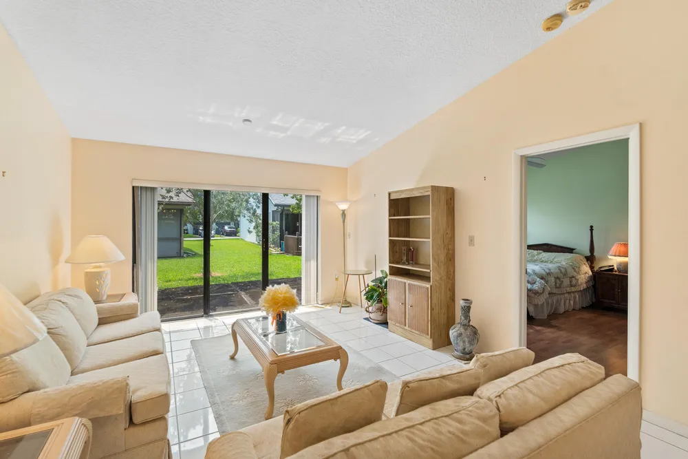 8108 NW 100th Ln, Tamarac, FL 33321