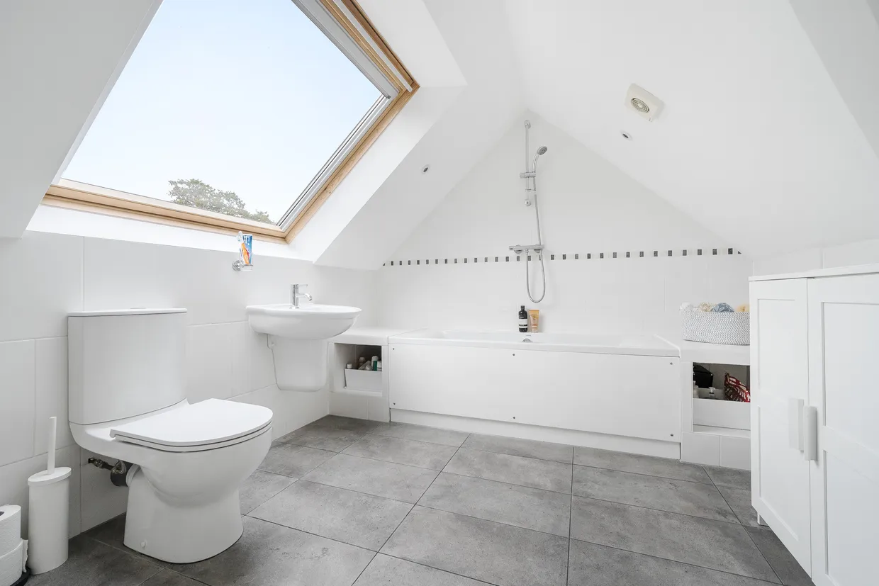 Gloucester Road, Almondsbury, BS32 photo 11