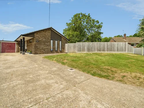 Station Road, Pulham St. Mary, Dissphoto