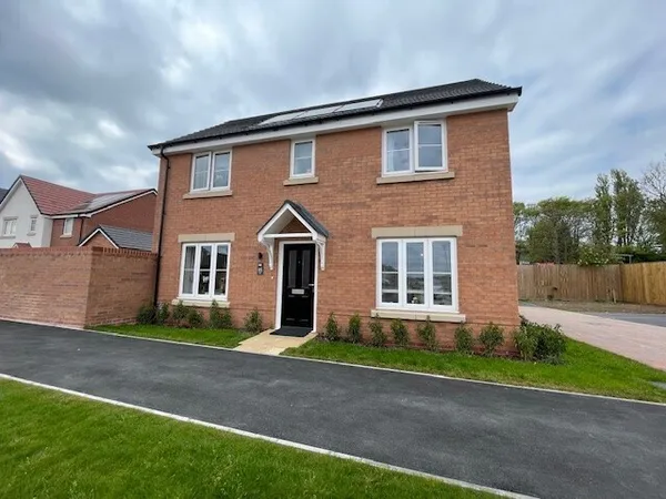Magee Close, Hucknall, NG15 6XG