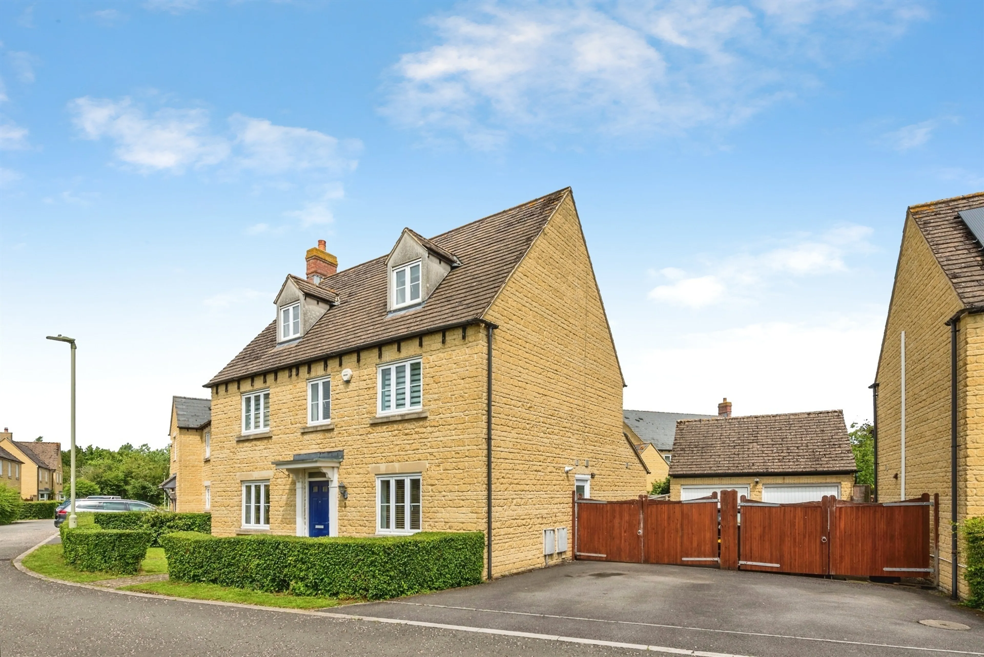 Property photo 0