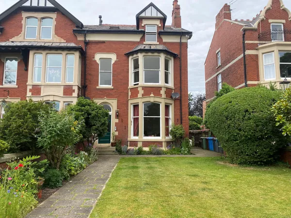 St. Annes Road East, St. Annes, FY8