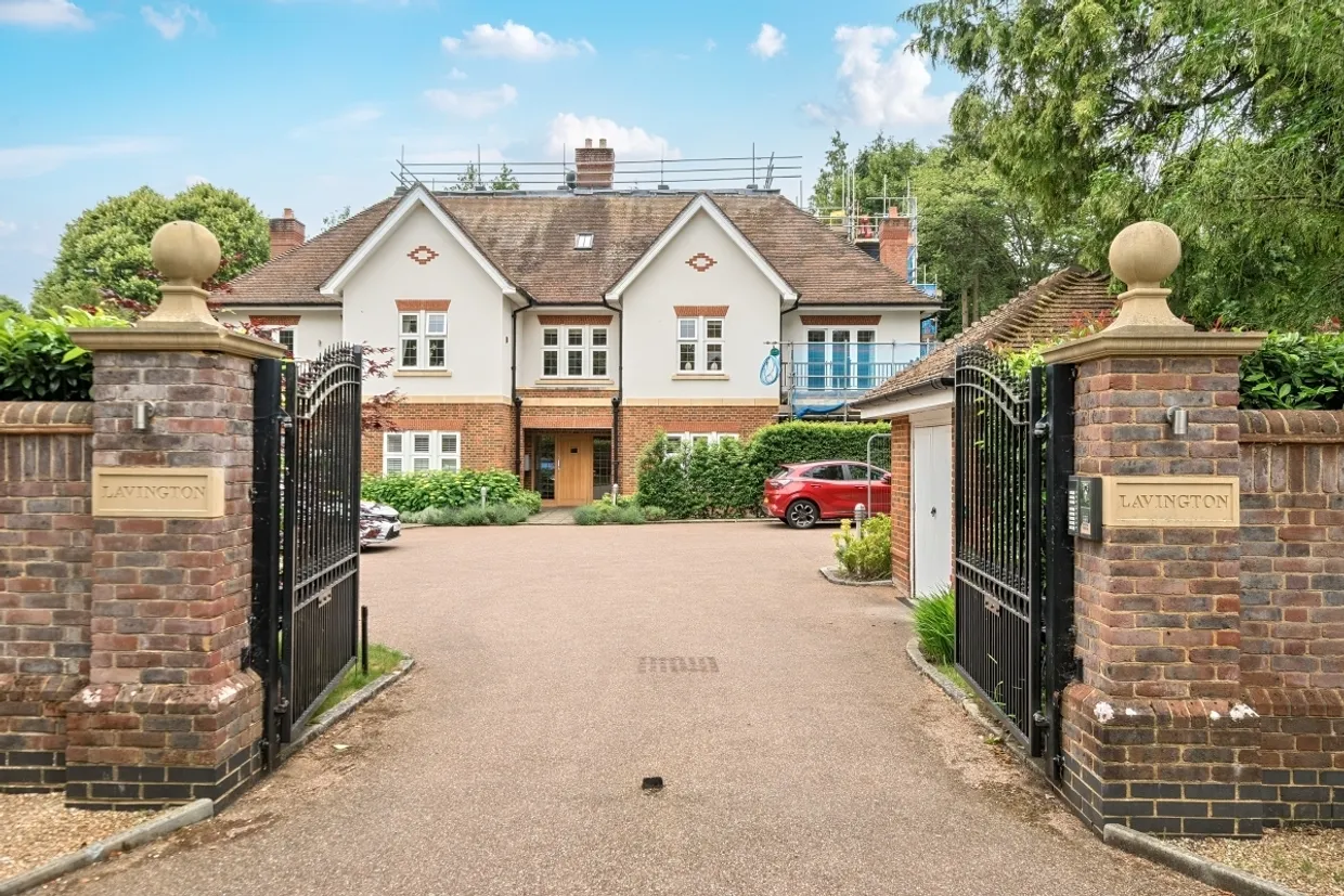 Heath Drive, Tadworth KT20 photo 1