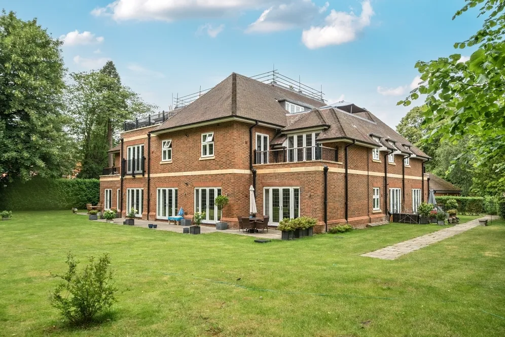 Heath Drive, Tadworth KT20 photo 2