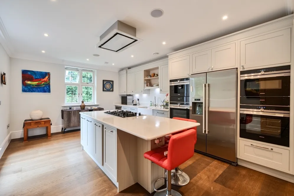 Heath Drive, Tadworth KT20 photo 3
