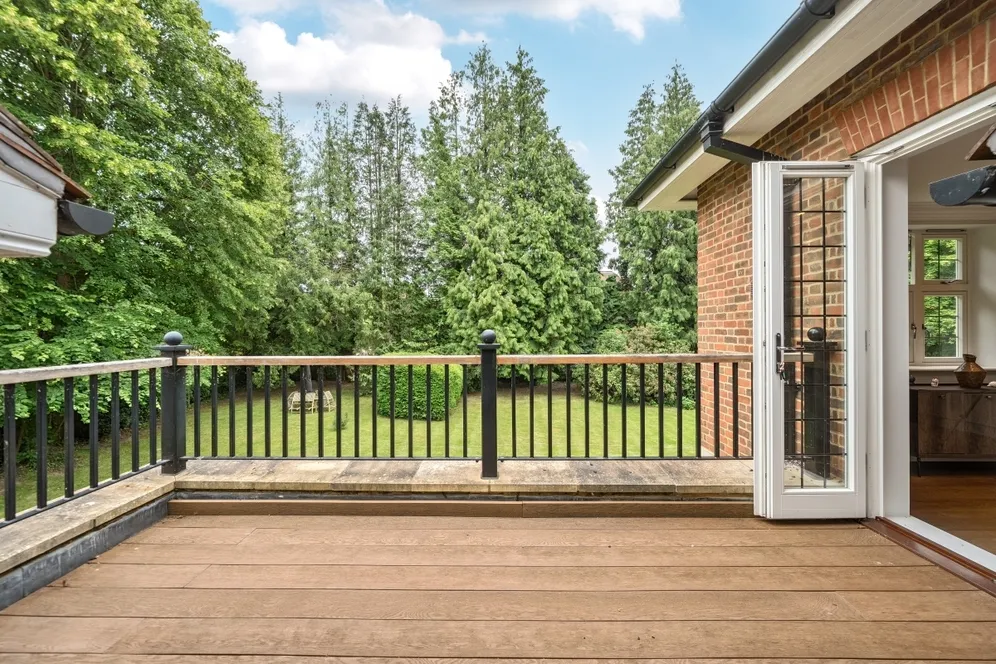 Heath Drive, Tadworth KT20 photo 8