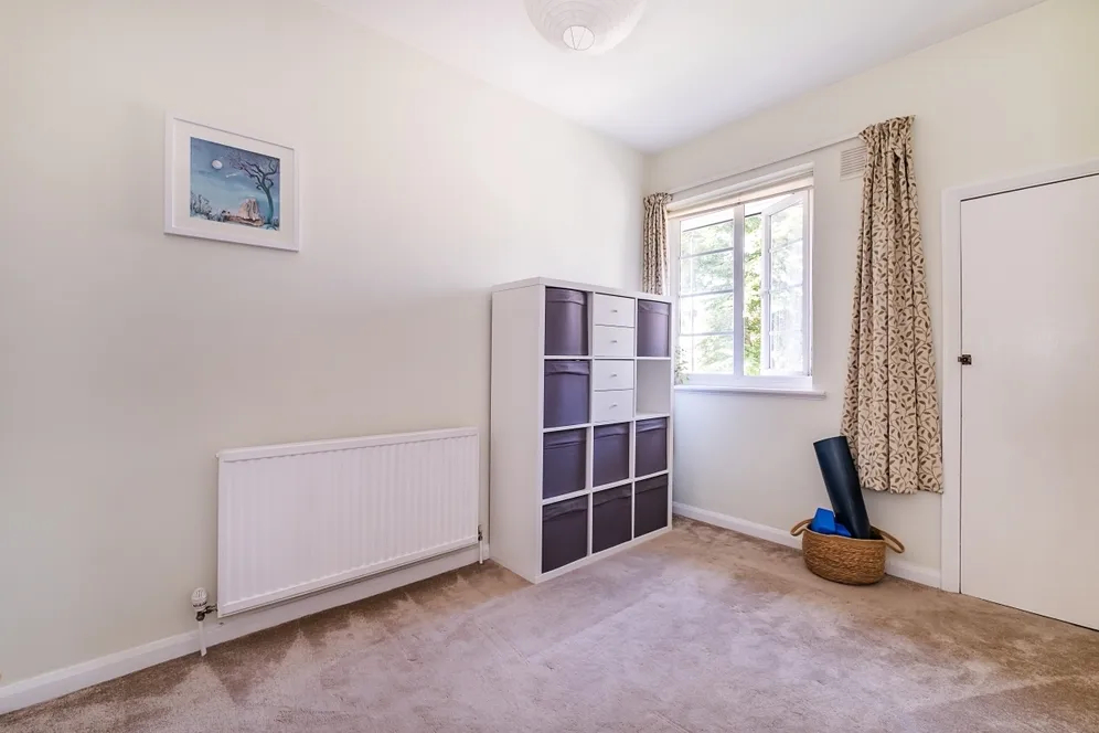 Thornton Road London SW12 photo 8