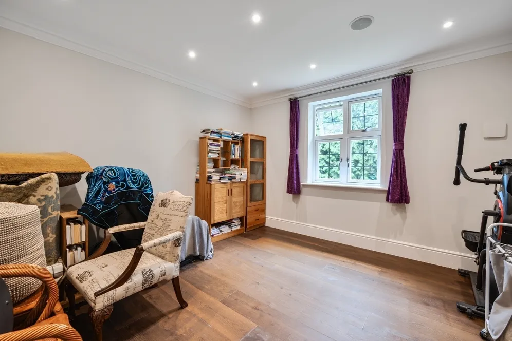 Heath Drive, Tadworth KT20 photo 14