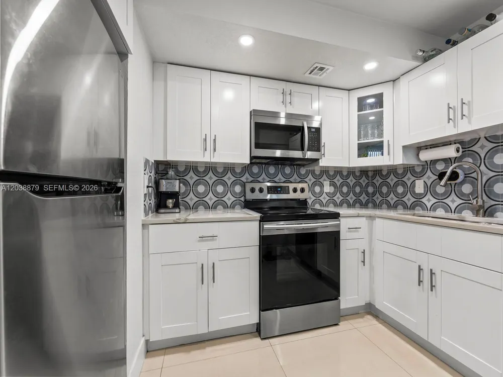 7021 Environ Blvd, Lauderhill, FL 33319