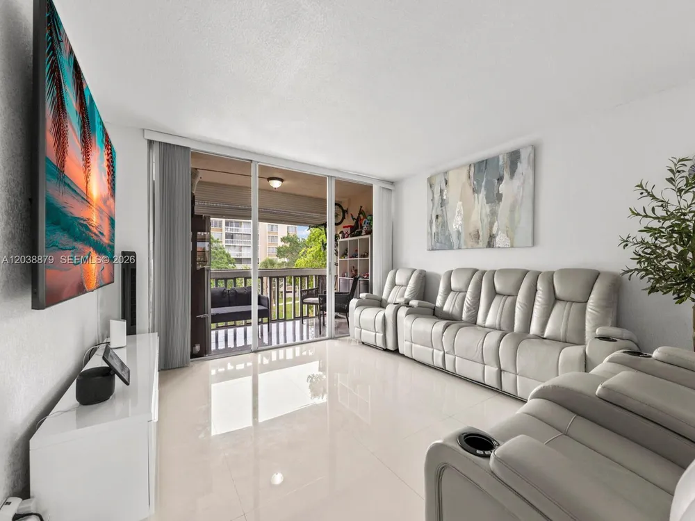 7021 Environ Blvd, Lauderhill, FL 33319