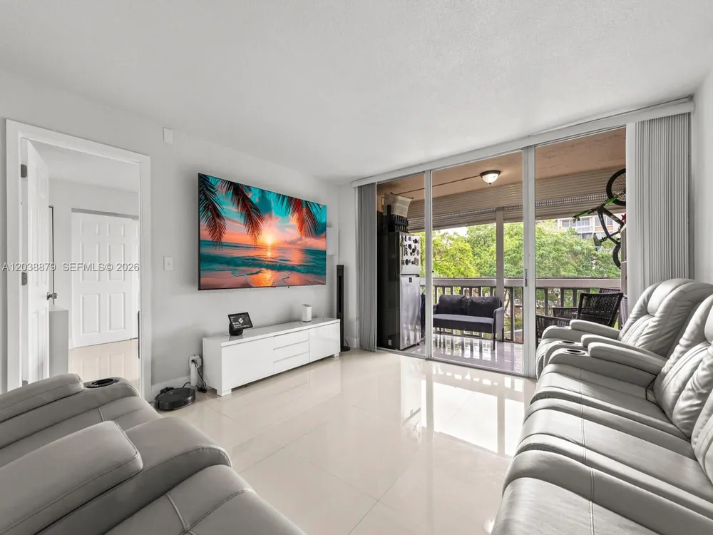 7021 Environ Blvd, Lauderhill, FL 33319