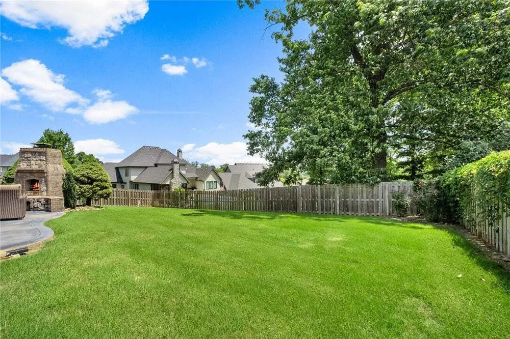5405 Brighton Rd, Rogers, AR 72758