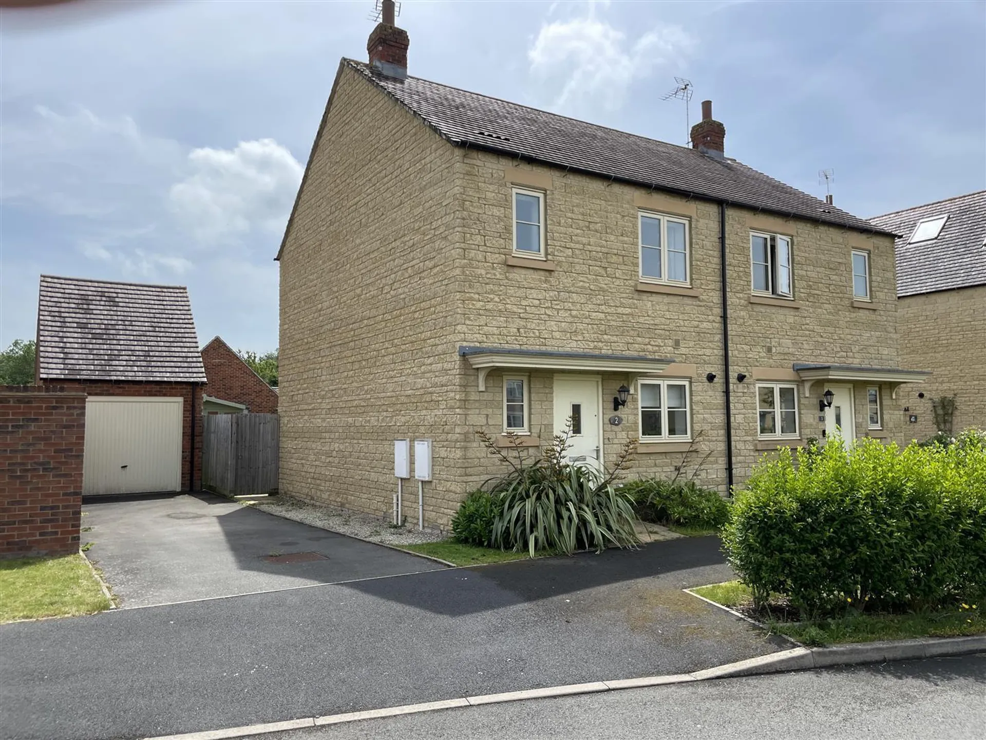 Property photo top 0