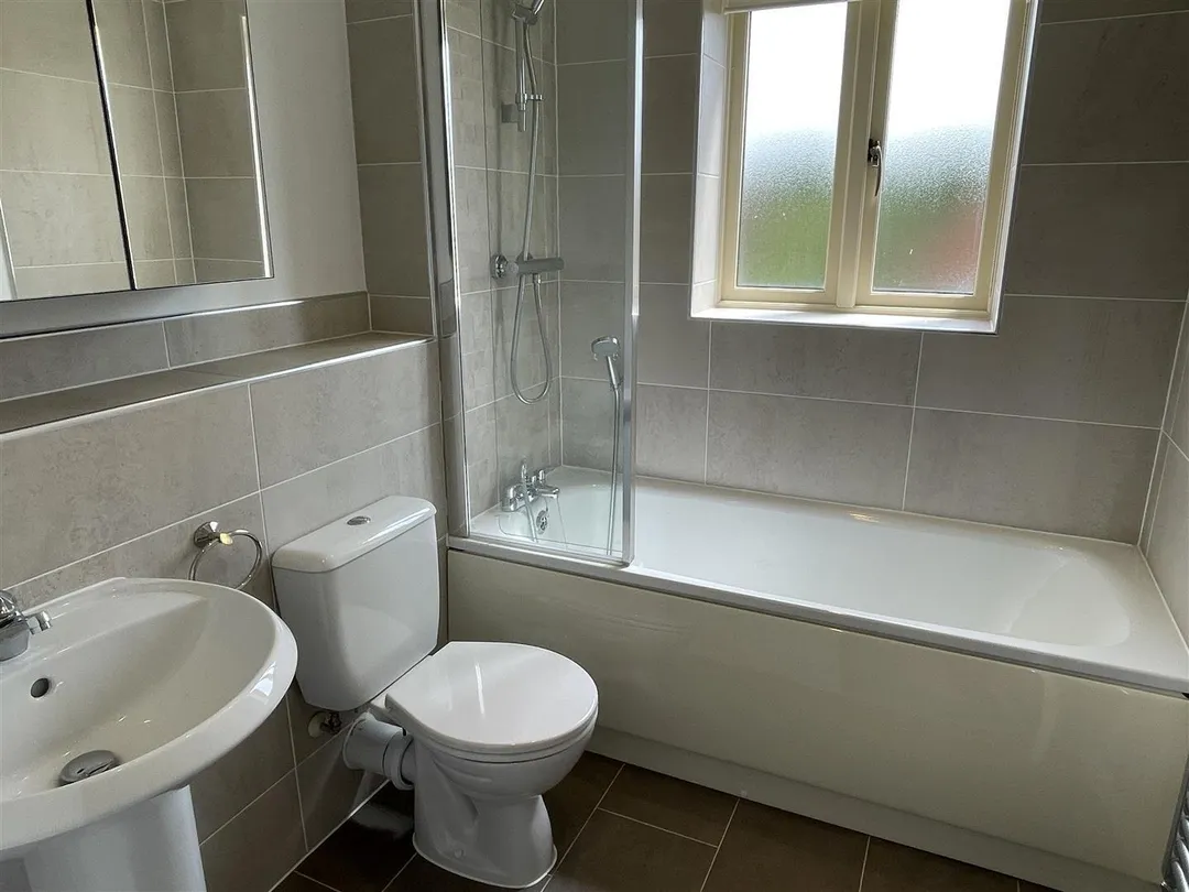 https://mr0.homeflow-assets.co.uk/files/photo/image/47644/5236/_x_/zuwQ6d_cQ0KhCDQVznCmNw.jpg