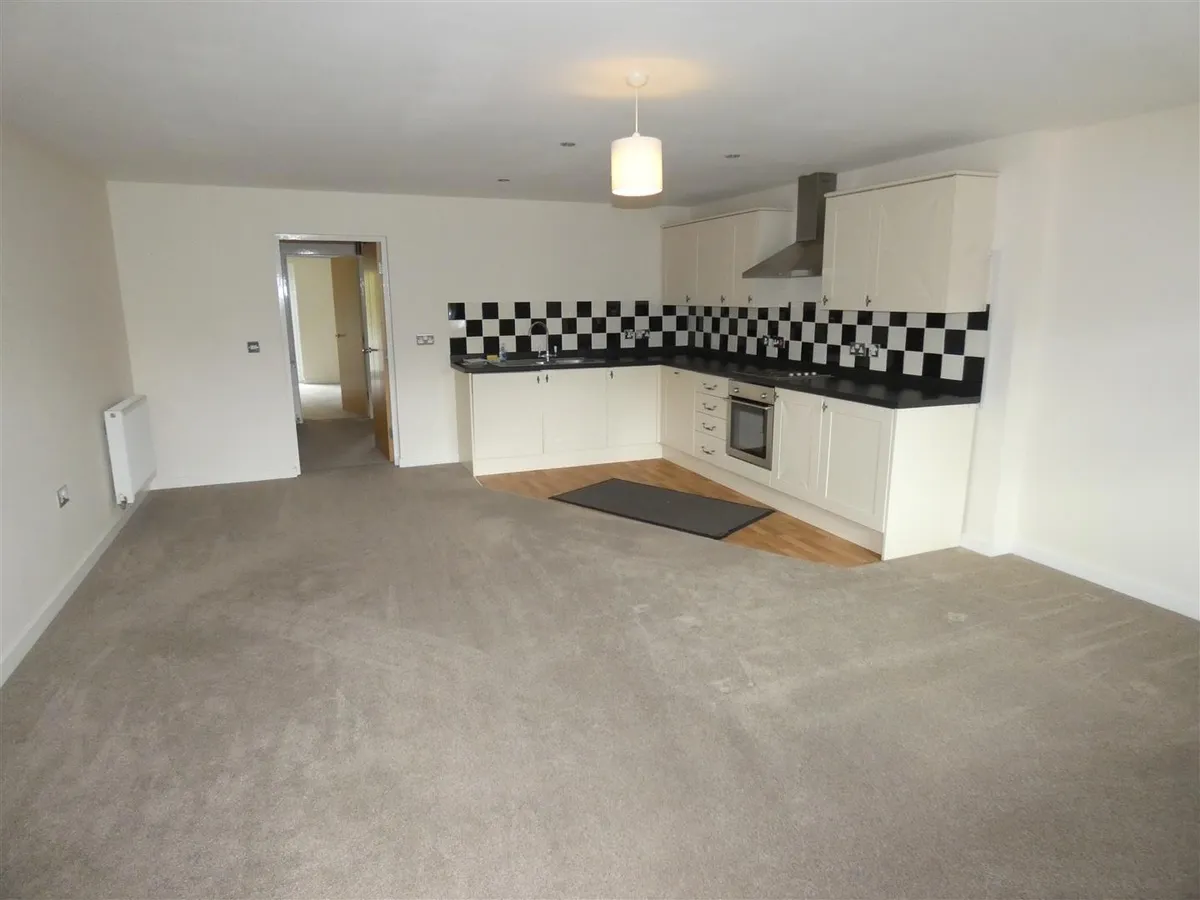 14 Castle Green Cottingham