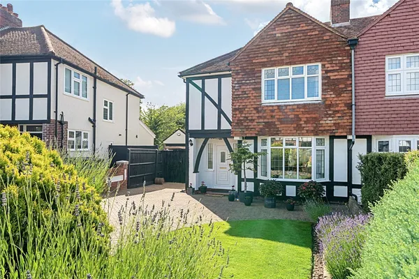 Lakeside Drive, Bromley, BR2