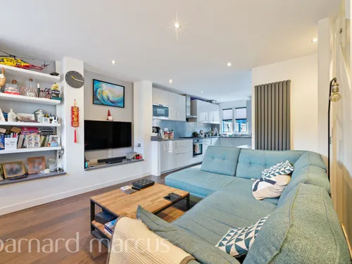 Shurland Gardens, Willowbrook Estate, Londonphoto