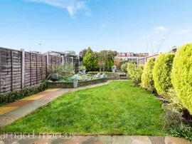 Kingston Avenue, Cheam, Sutton thumb 3