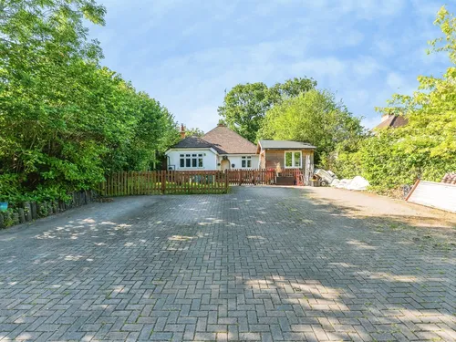 Jacobs Gutter Lane, Totton, Southamptonphoto
