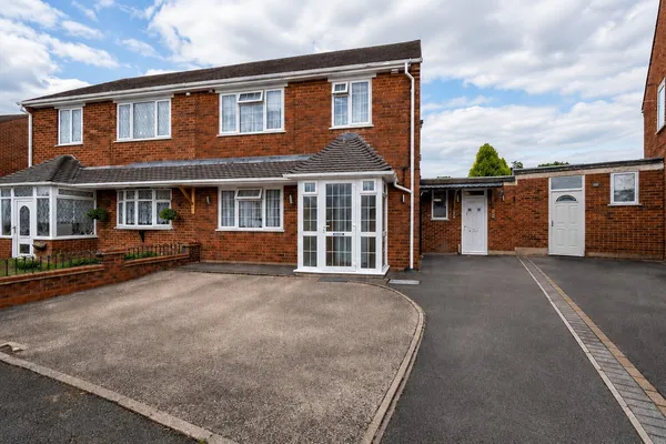 Mosswood Street, Cannock, WS11