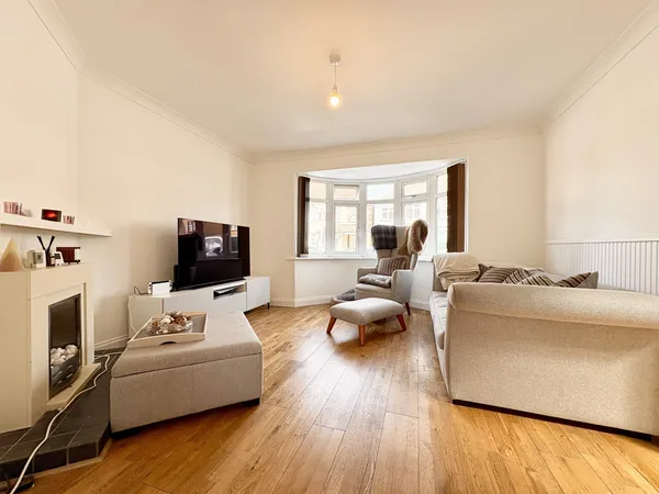 Heathside Avenue, Bexleyheath, DA7