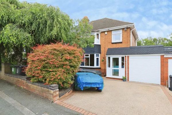 Lawnswood Rise, Wolverhampton, West M...