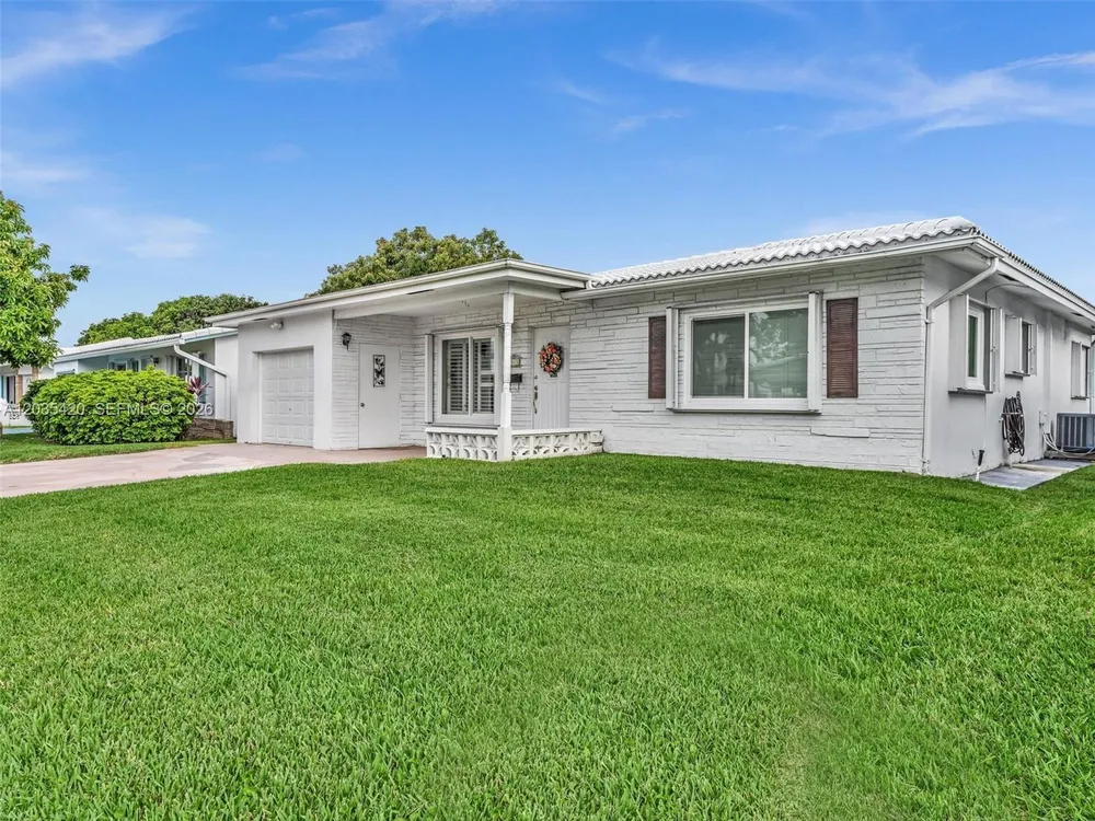 8511 NW 59th Ct, Tamarac, FL 33321