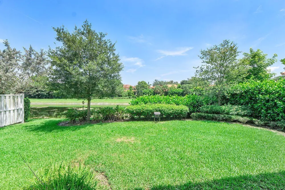 9013 NW 39th St, Coral Springs, FL 33065