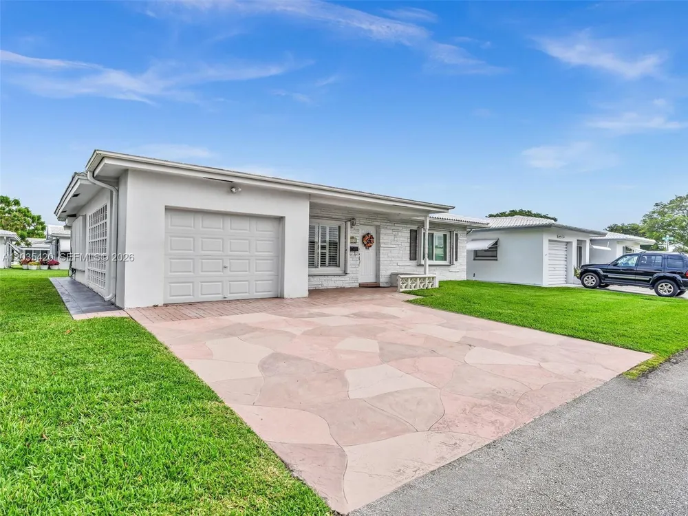 8511 NW 59th Ct, Tamarac, FL 33321
