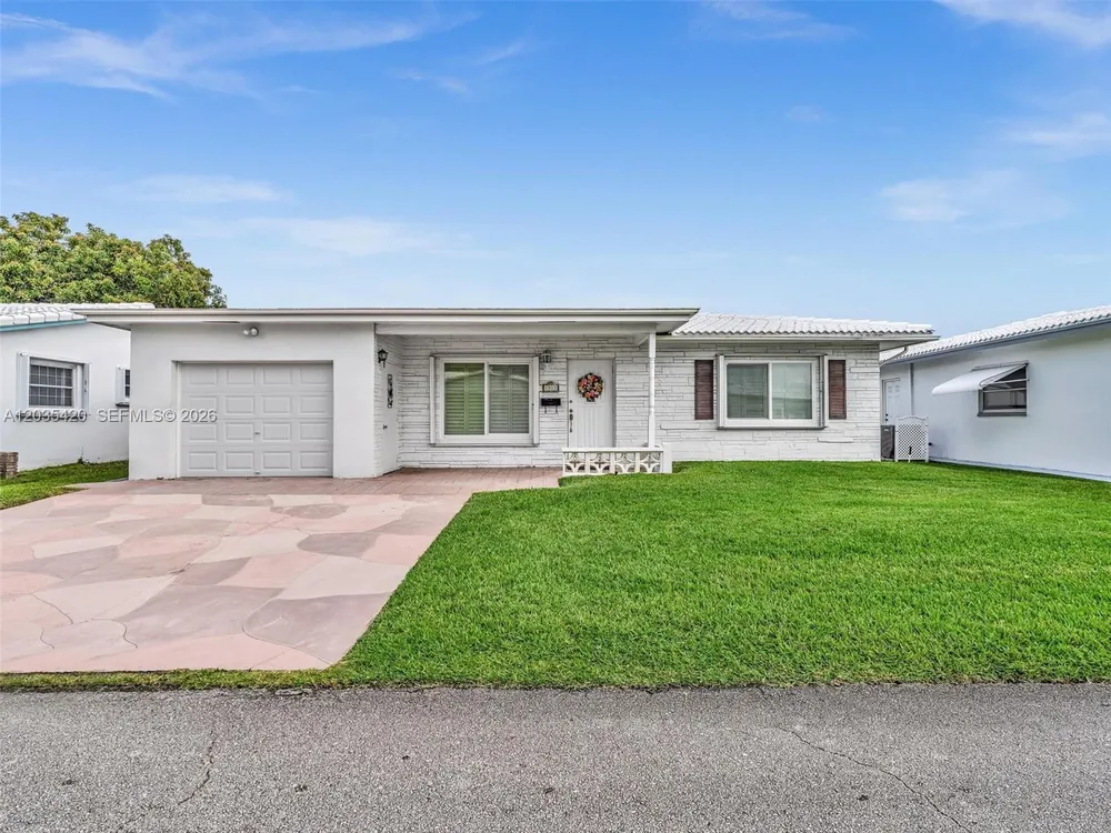8511 NW 59th Ct, Tamarac, FL 33321