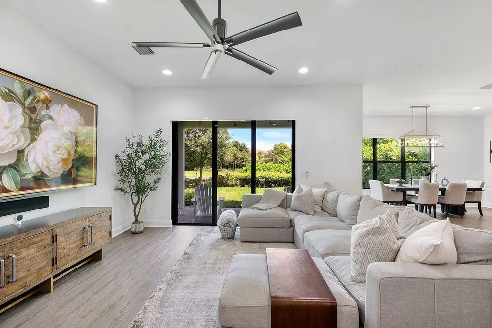 9013 NW 39th St, Coral Springs, FL 33065