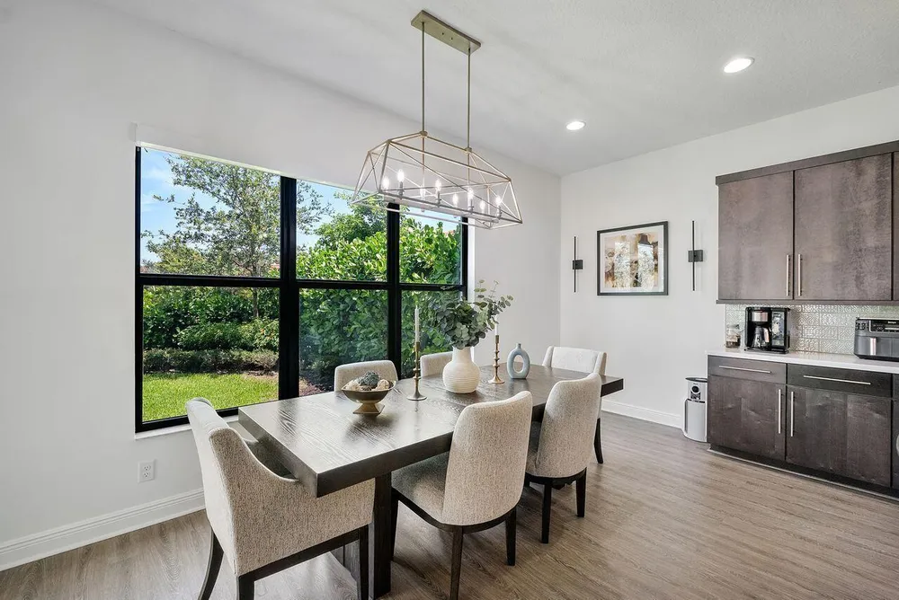 9013 NW 39th St, Coral Springs, FL 33065