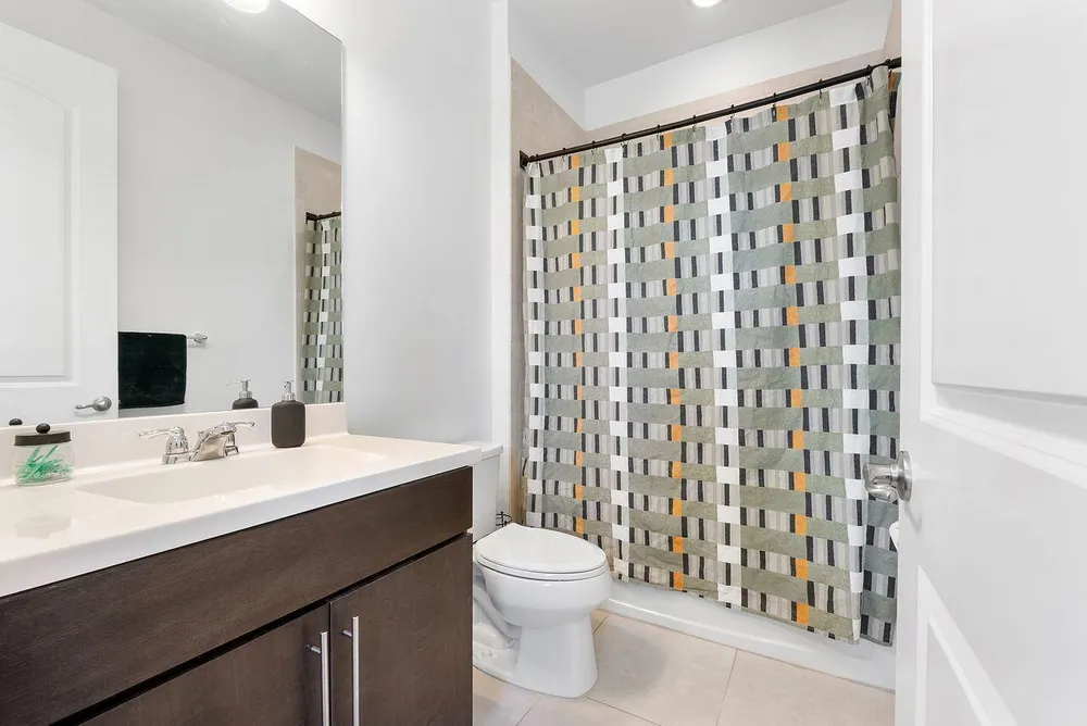9013 NW 39th St, Coral Springs, FL 33065