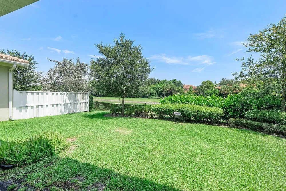 9013 NW 39th St, Coral Springs, FL 33065
