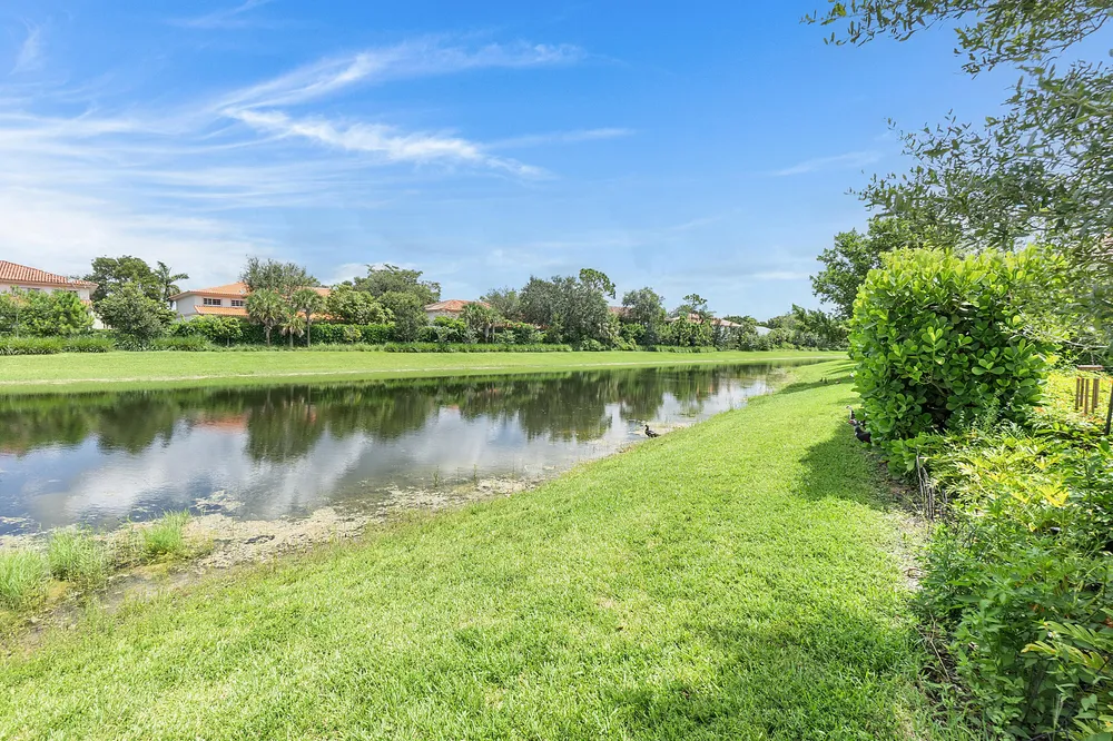 9013 NW 39th St, Coral Springs, FL 33065