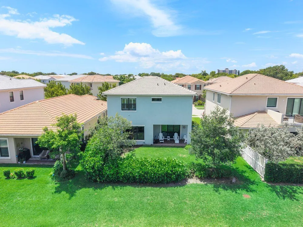 9013 NW 39th St, Coral Springs, FL 33065