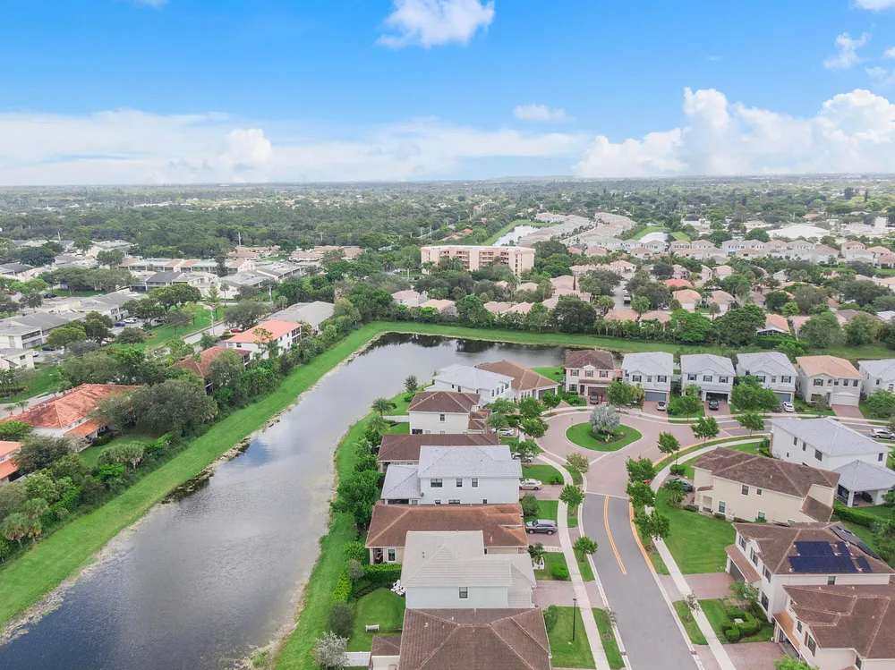 9013 NW 39th St, Coral Springs, FL 33065