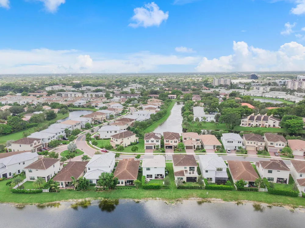 9013 NW 39th St, Coral Springs, FL 33065