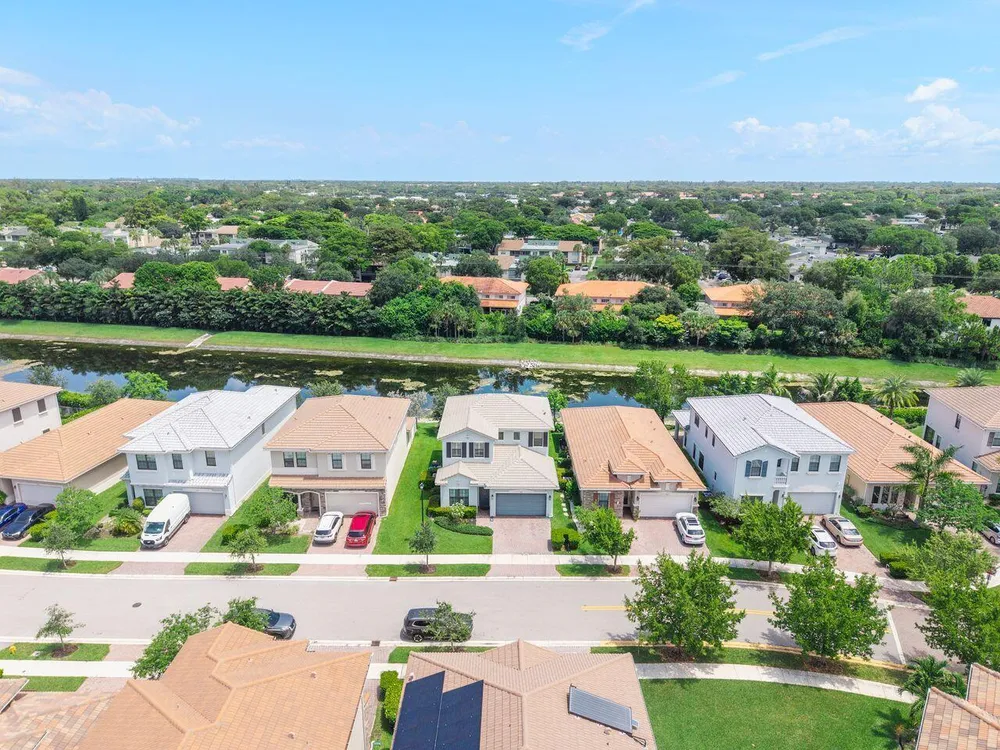 9013 NW 39th St, Coral Springs, FL 33065