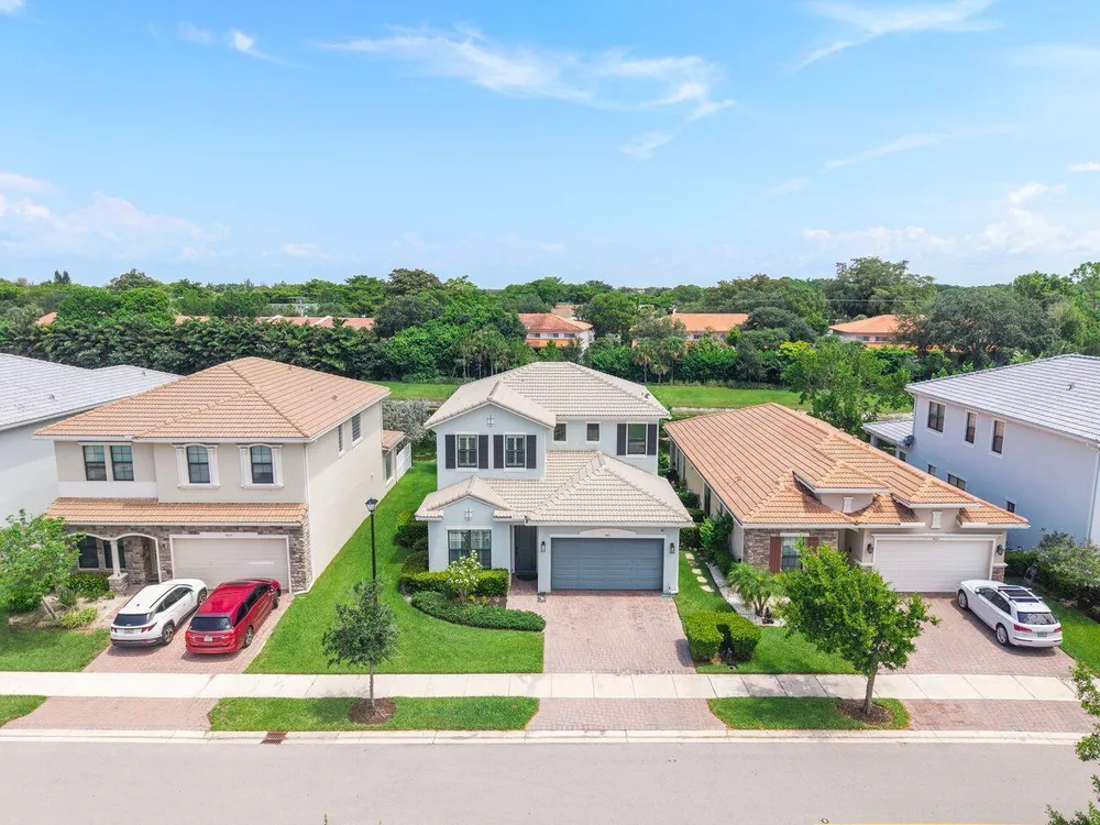 9013 NW 39th St, Coral Springs, FL 33065