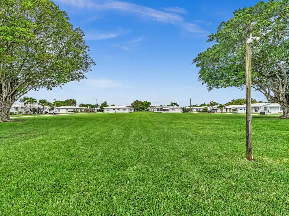 8511 NW 59th Ct, Tamarac, FL 33321