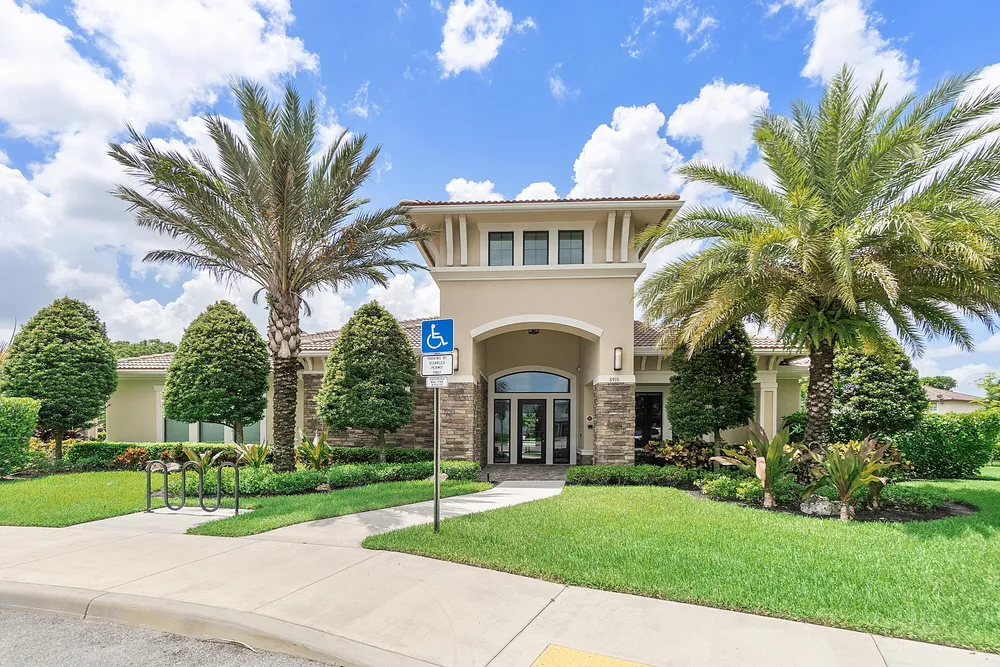 9013 NW 39th St, Coral Springs, FL 33065