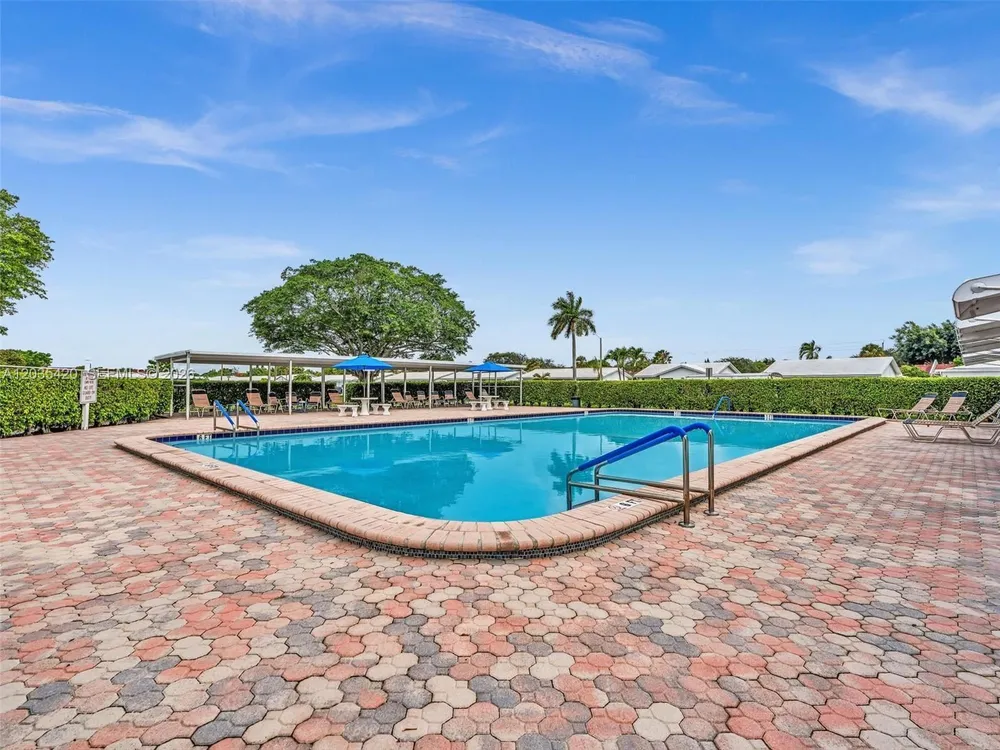 8511 NW 59th Ct, Tamarac, FL 33321