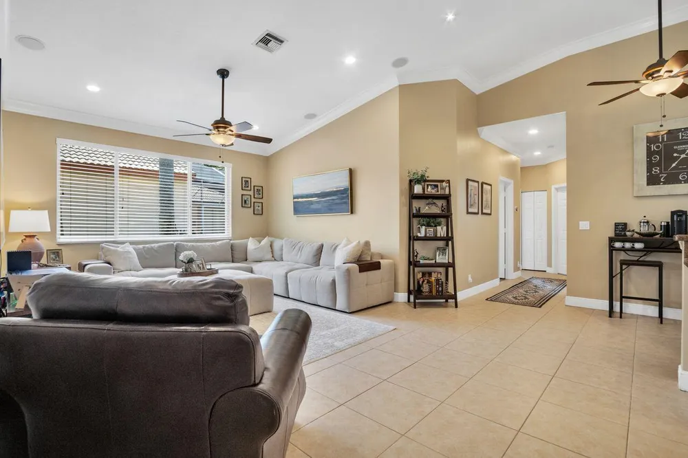 5031 Mallards Ct, Coconut Creek, FL 33073